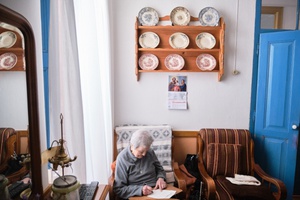 Aos 99 anos, Dona Albertina é a diretora do jornal Ecos da Serra