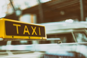 Covid-19. Circulação de táxis e TVDE tem novas regras