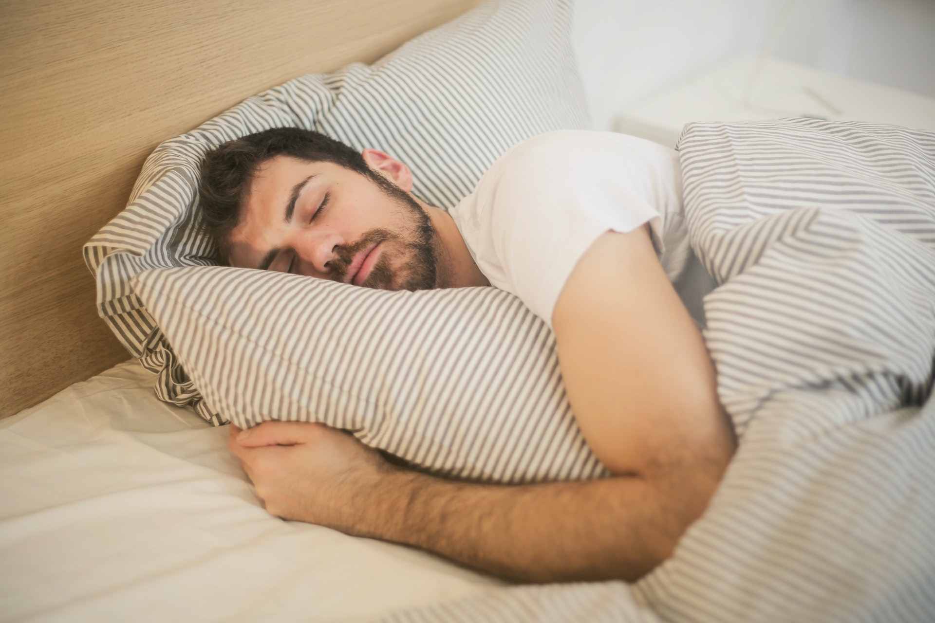 Como assegurar uma boa noite de sono? Fonte: Pexels