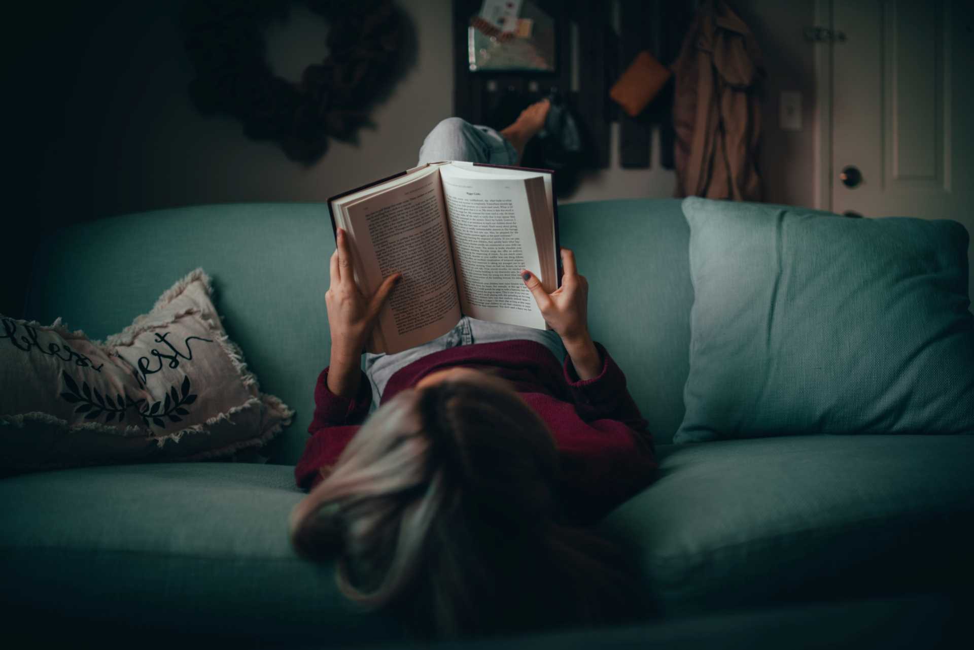 Saiba qual a importância de ler, pela sua longevidade. Fonte: Unsplash
