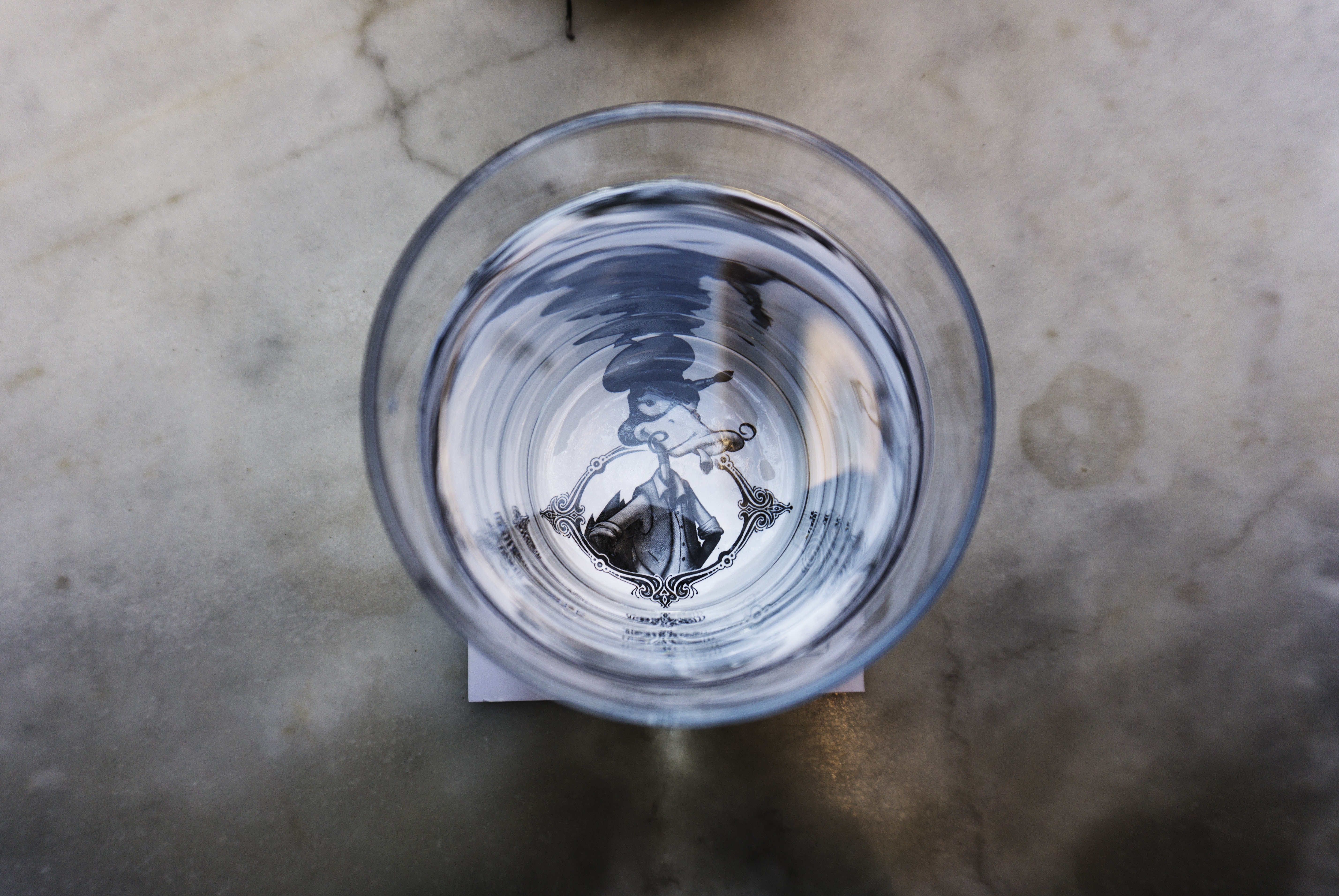A pensar no seu bem estar, fica a questão: Bebe água suficiente? Foto: Daria Nepriakhina on Unsplash