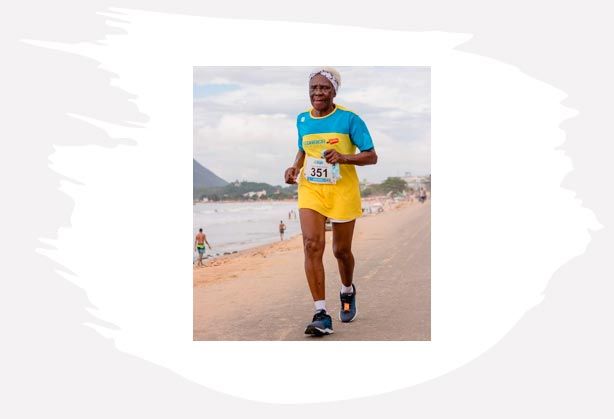 Aos 94 anos, Adelmira Adão corre 7 a 12 km, 3 vezes por semana. Foto: DR