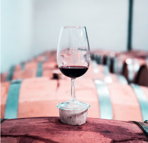 O vinho da Madeira e uma curiosidade engraçada Fonte: Pexels - Maria Orlova