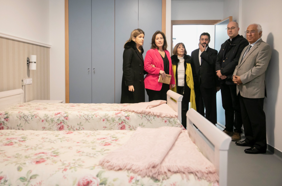 Primeiro-Ministro inaugurou residência sénior, em Almada. Foto: www.portugal.gov.pt
